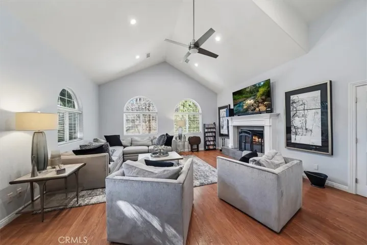 27312 Little Bear, Lake Arrowhead, California 92317