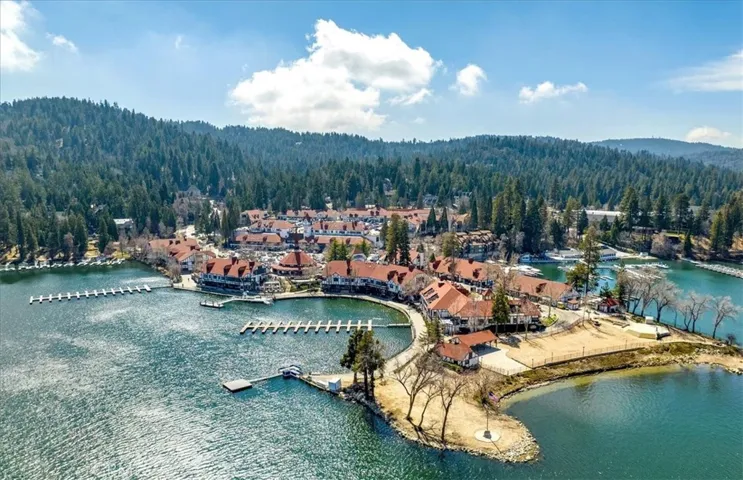 27312 Little Bear, Lake Arrowhead, California 92317