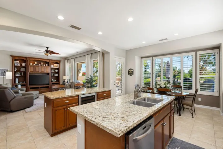 23-web-or-mls-JMDesertRose_OPMG_0426_023