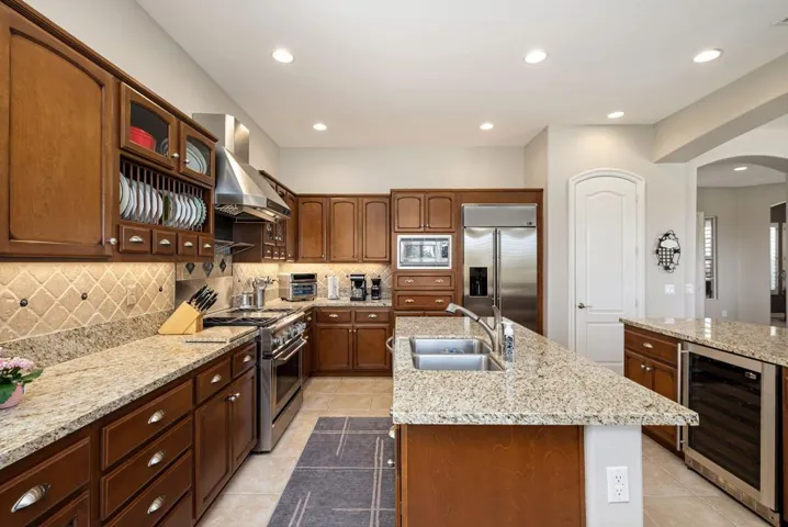 21-web-or-mls-JMDesertRose_OPMG_0426_021