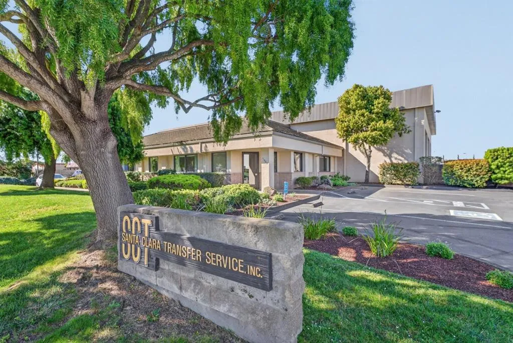 11080 Commercial Pkwy