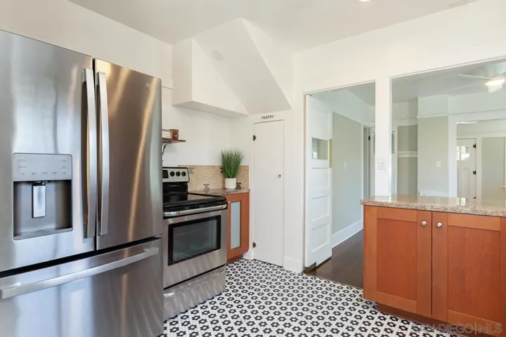 8318 Kitchen
