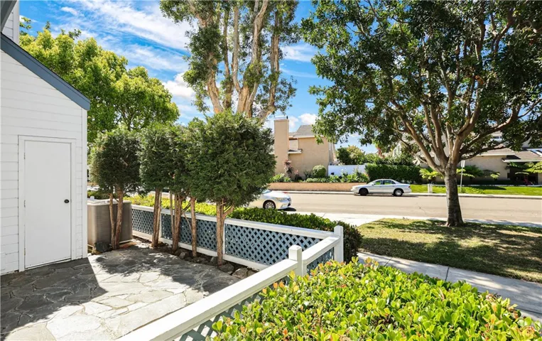 446 Fallingstar, Irvine, California 92614
