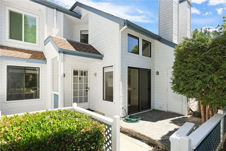 446 Fallingstar, Irvine, California 92614