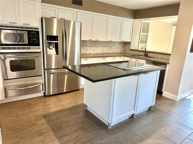 615 Bay Hill, Newport Beach, California 92660