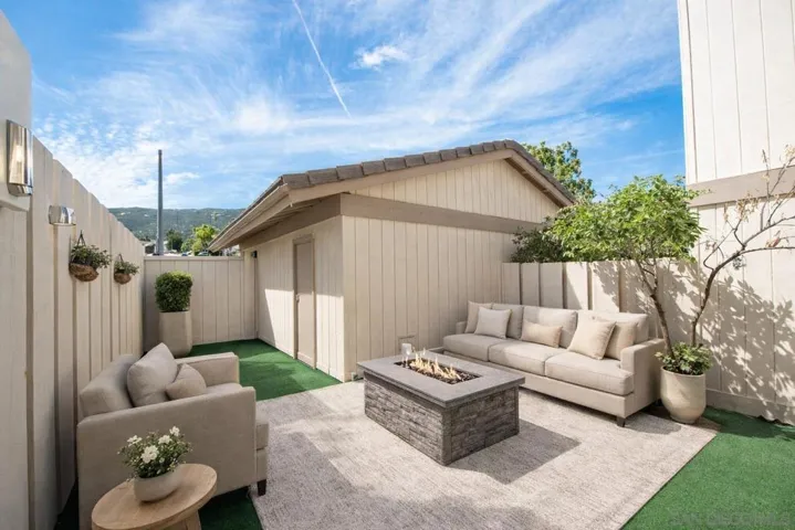 https://zimg.paragon.ice.com/ParagonImages/Property/PA/SDMLS/260008167/4/533/400/882e17ebe5d6d8289c433e7f1bdc1261/3/4ec51942e838b105d664a40f2561f743/260008167-b40199f3-0e99-498e-8a2e-2901cfdad6d5.JPG
