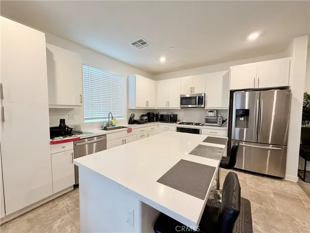 16584 Poppy Seed Ln, Fontana, California 92336