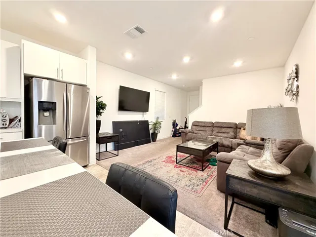 16584 Poppy Seed Ln, Fontana, California 92336