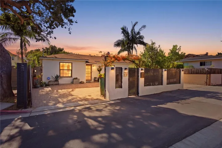 807 High, Redondo Beach, California 90278