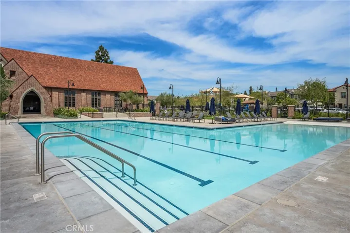 Amazing community with Resort Style Living at its finest! There is 2 large swimming pools in the community.