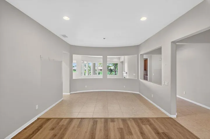 004_260406_80610_prestwick_place_in_dsc8