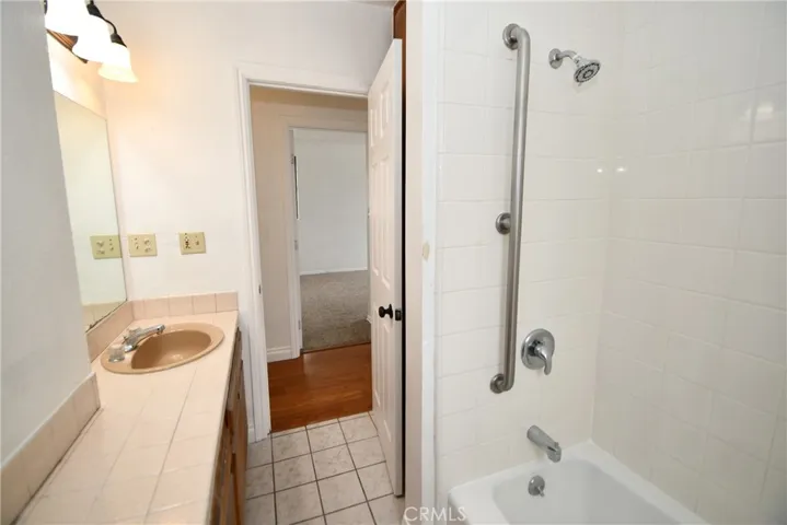 Back Unit Bathroom