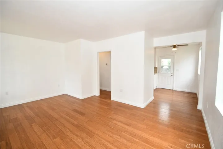 Back Unit Living Room