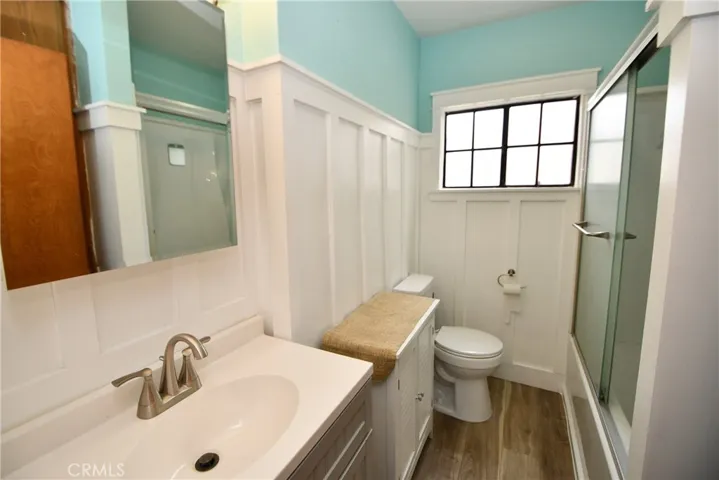 Front Unit Bathroom