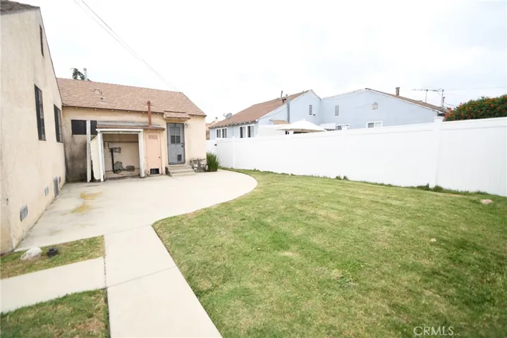 Front Unit Backyard