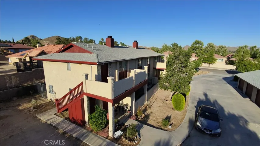 2 Upstairs + 2 Downstairs