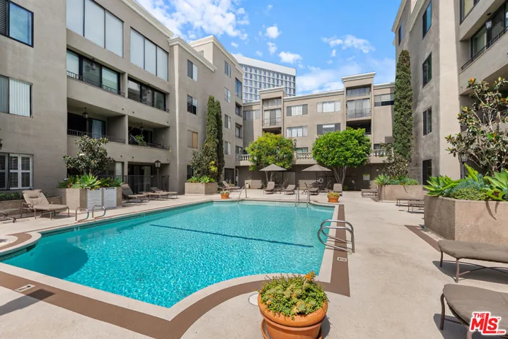 Community pool
