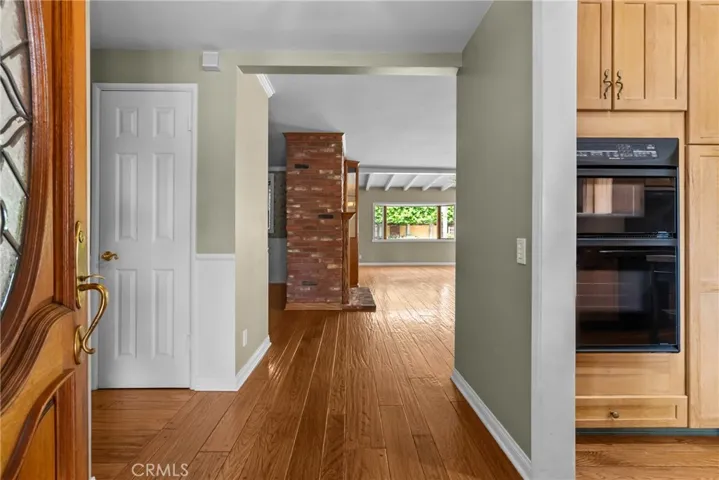 9819 Nestle, Northridge, California 91325