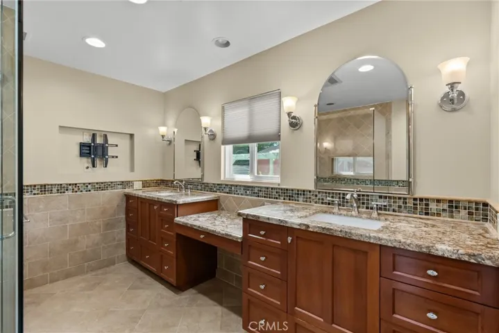 9819 Nestle, Northridge, California 91325