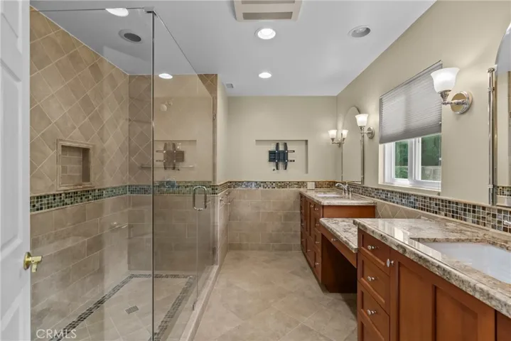 9819 Nestle, Northridge, California 91325