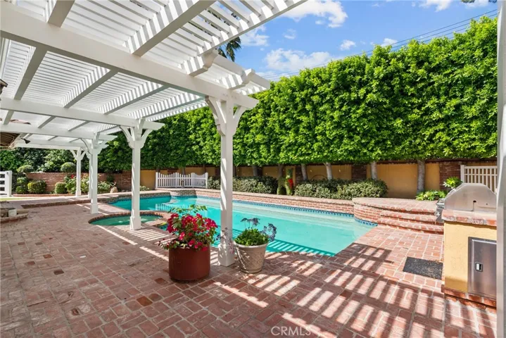 9819 Nestle, Northridge, California 91325