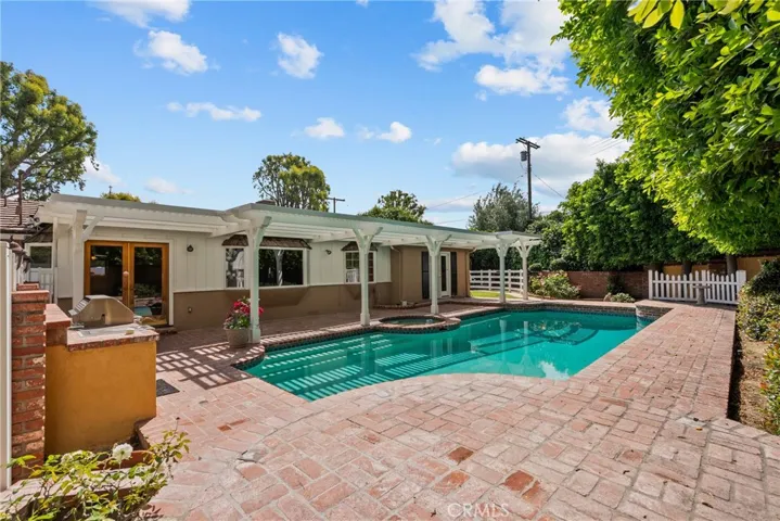 9819 Nestle, Northridge, California 91325