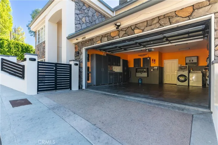 4918 Calvin Avenue, Tarzana, California 91356