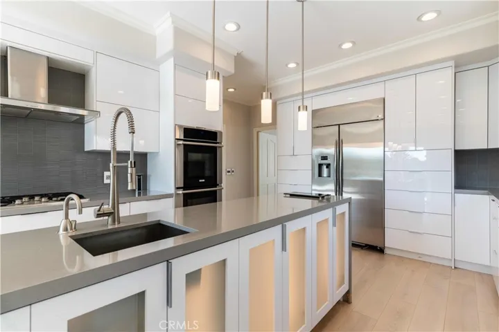 4918 Calvin Avenue, Tarzana, California 91356