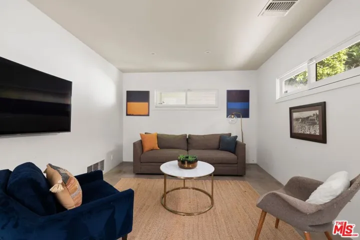 2060 N Beverly Drive, Beverly Hills, California 90210