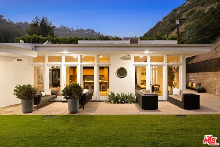 2060 N Beverly Drive, Beverly Hills, California 90210