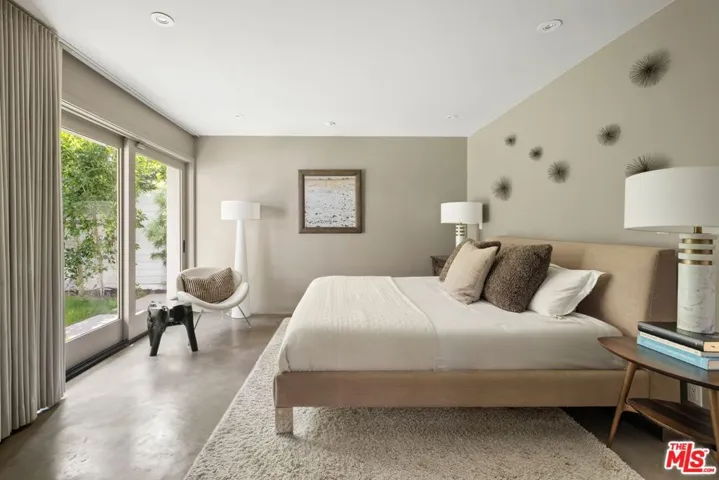 2060 N Beverly Drive, Beverly Hills, California 90210