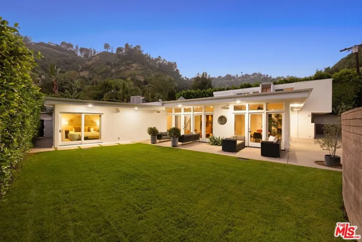 2060 N Beverly Drive, Beverly Hills, California 90210