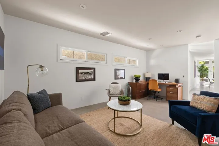 2060 N Beverly Drive, Beverly Hills, California 90210