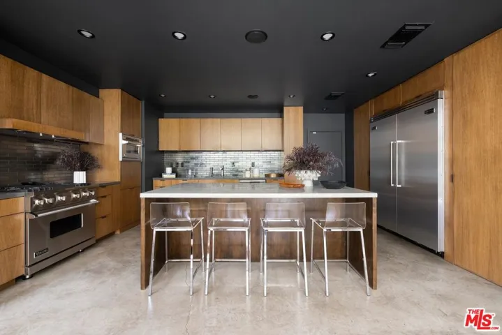 2060 N Beverly Drive, Beverly Hills, California 90210