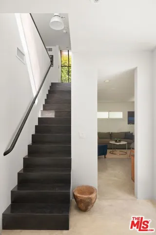 2060 N Beverly Drive, Beverly Hills, California 90210