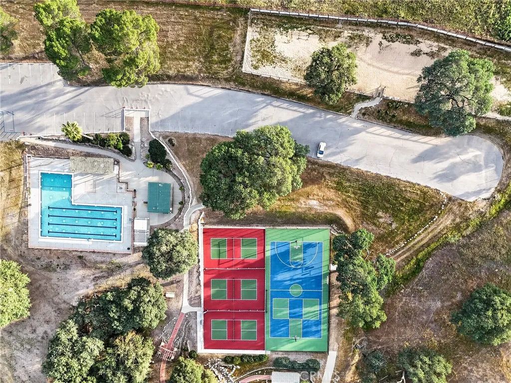 Pickle ball and basketball courts - Heritage Ranch community amenities