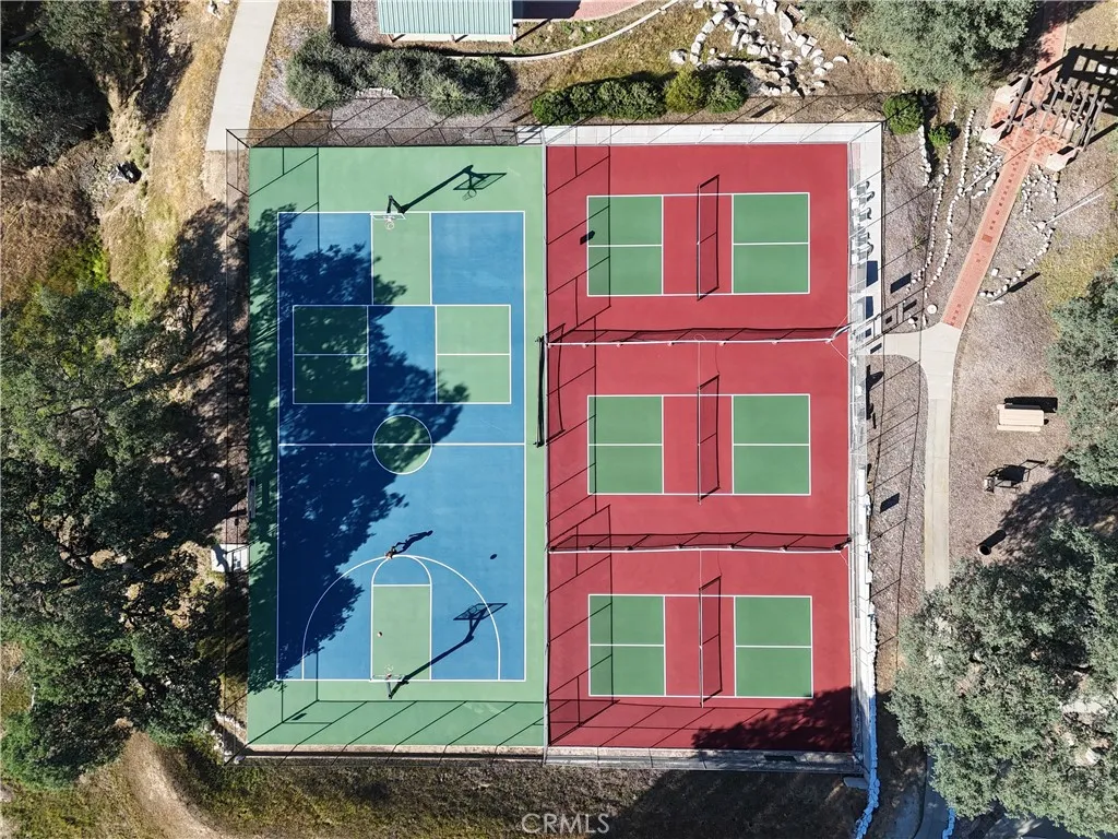 Heritage Ranch Pickle ball and basketball courts