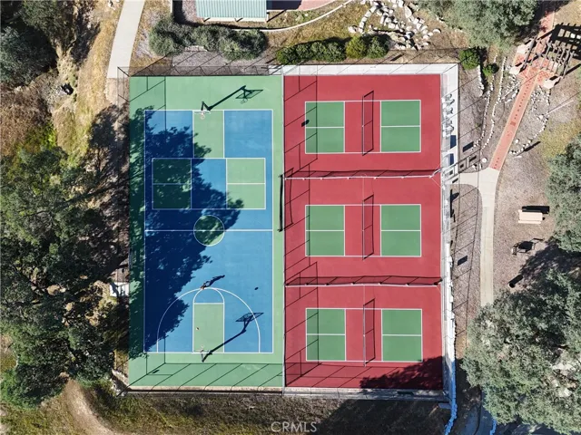 Heritage Ranch Pickle ball and basketball courts