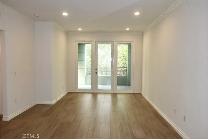 Direct access to patio from living area
