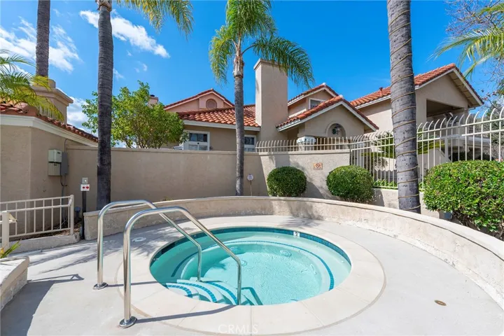 Pool/Spa located very close by
