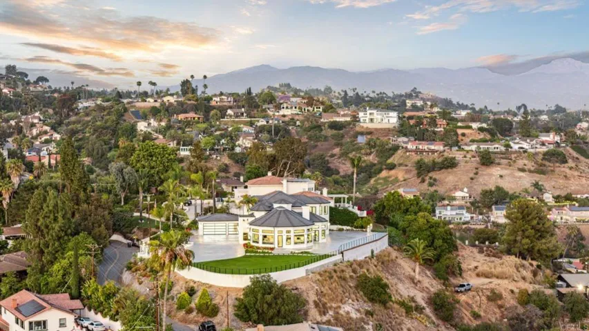 9355 Lavell Street, La Mesa, California 91941