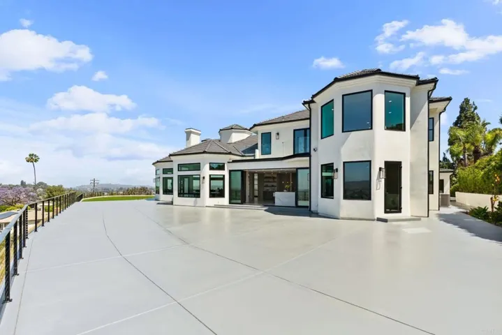 9355 Lavell Street, La Mesa, California 91941