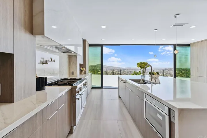 9355 Lavell Street, La Mesa, California 91941