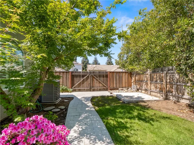 1582 E Revere, Fresno, California 93720