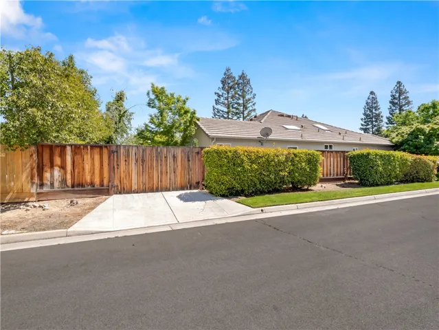 1582 E Revere, Fresno, California 93720