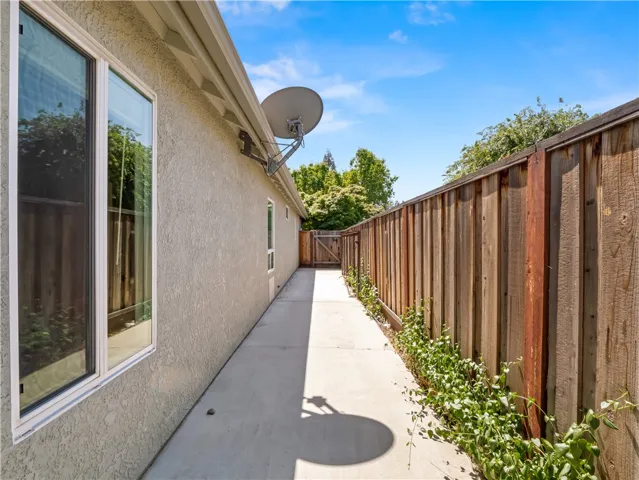 1582 E Revere, Fresno, California 93720