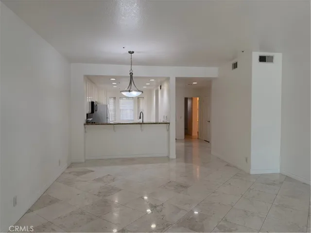 Dining & Kitchen Area