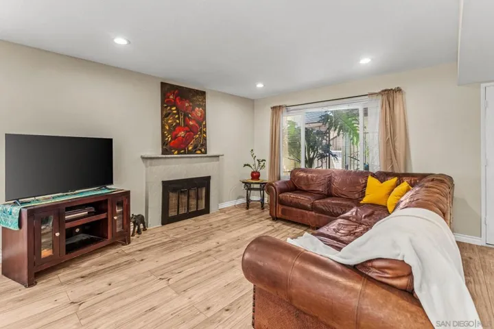 8963 Capcano, San Diego, California 92126