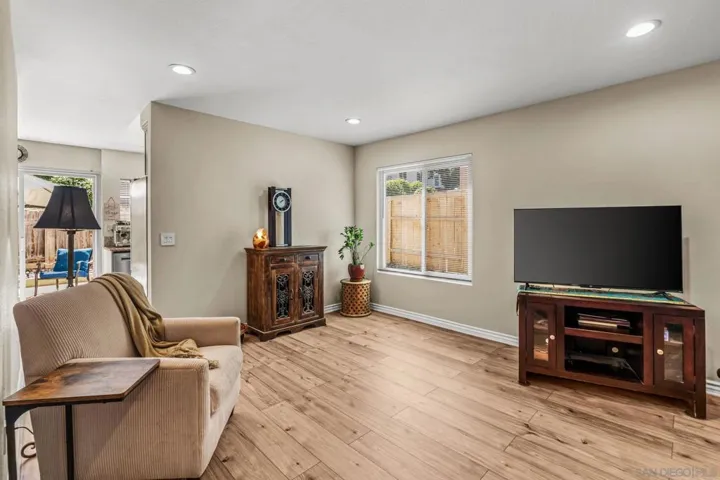 8963 Capcano, San Diego, California 92126