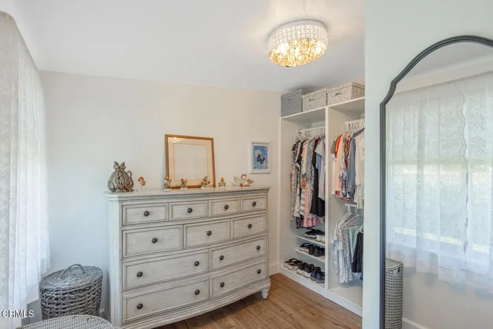 Dressing Area, Walk-In Closet